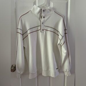 Buckle White Pullover